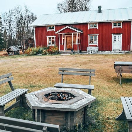 Taiga Forest Lodge 耶利瓦勒 外观 照片